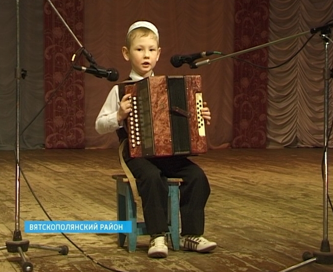 Межрегиональный национальный фестиваль «Играй, гармонь!» в городе Сосновка Вятскополянского района