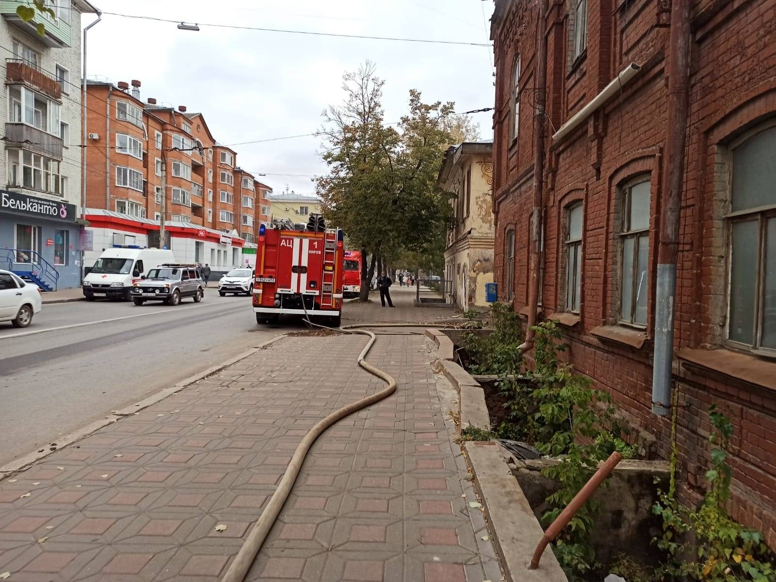В Кирове ликвидировали пожар в доме на Преображенской, 39